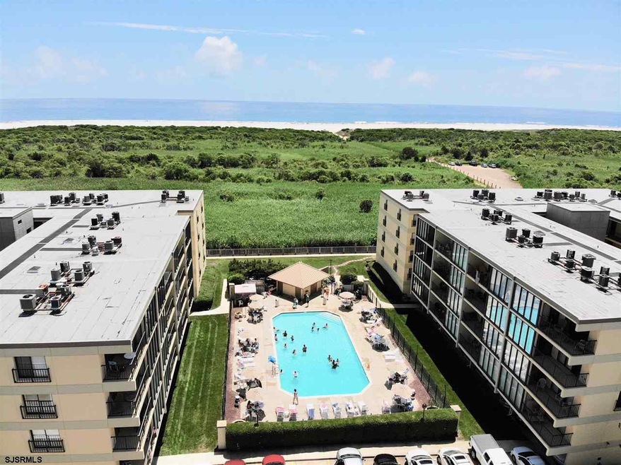 Corner oceanfront, pool side condo with extra bonu