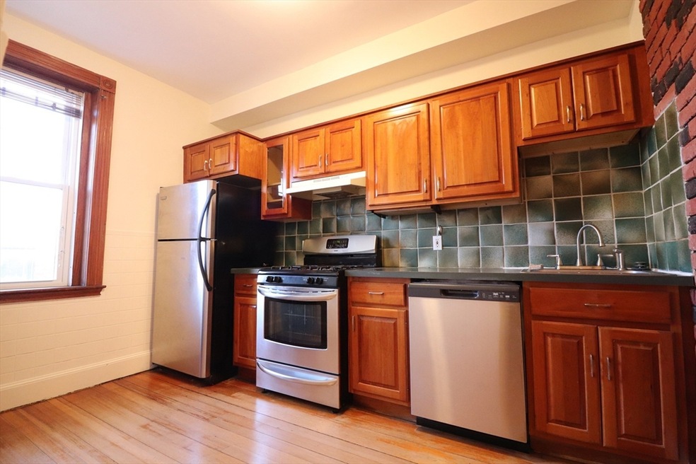 5 Fuller St unit 4, Brookline, MA 02446 - photo 1