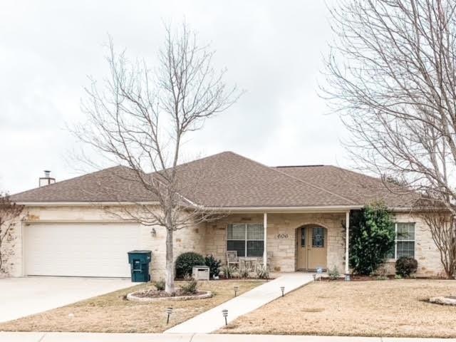 606 Persimmon Ct, Fredericksburg, TX 78624 - photo 1