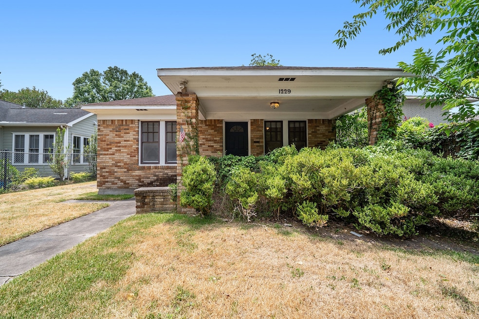 1229 Oxford St, Houston, TX 77008 - photo 1