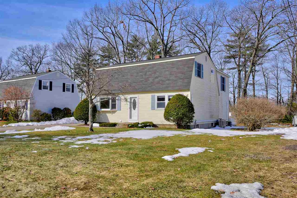 279 Hoyt St, Manchester, NH 03103 - photo 1