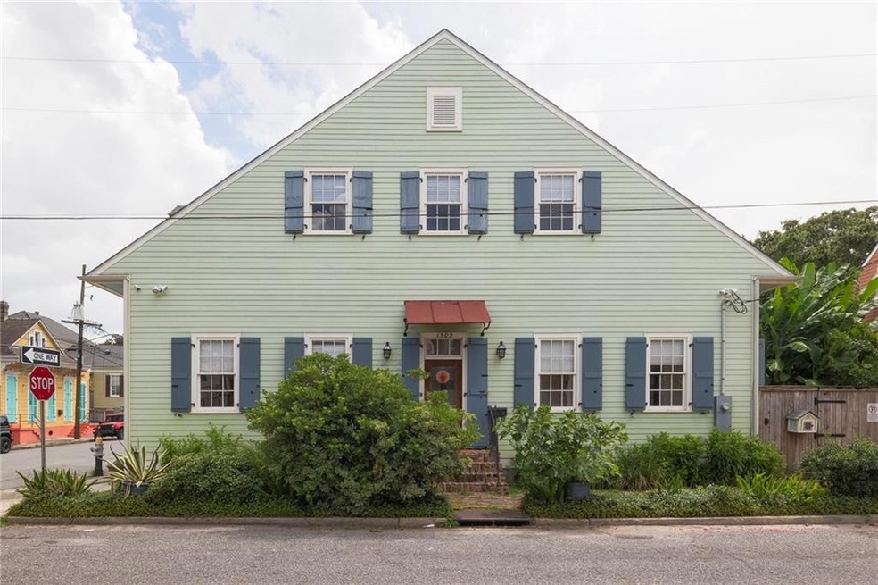 Welcome home to 1302 Barracks St