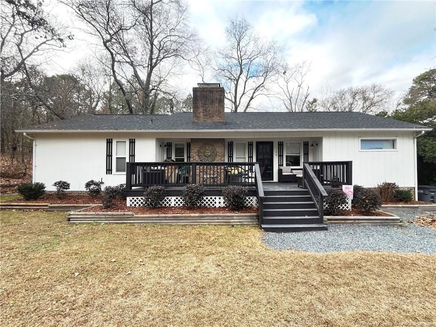 105 Scuppernong Ct, West End, NC 27376 - photo 1