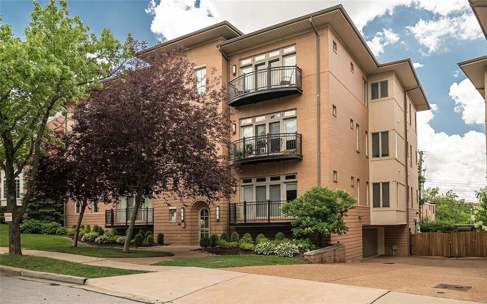 30 Brighton Way unit 3N, Saint Louis, MO 63105 - photo 1