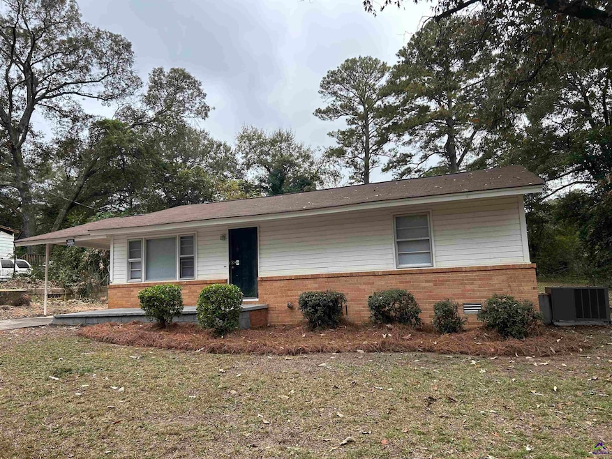 209 Knodishall Dr, Warner Robins, GA 31093 - photo 1