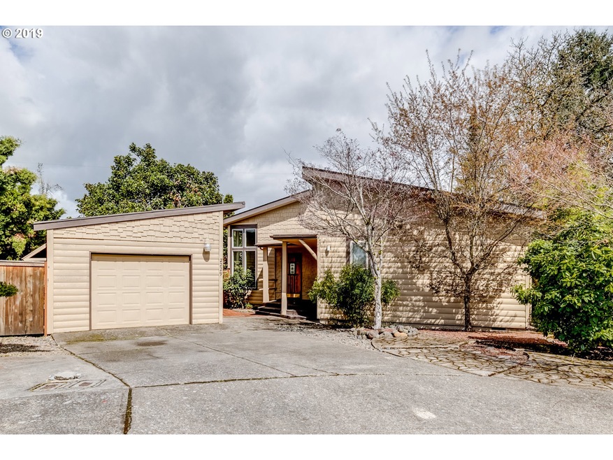 2229 Monterey Ln, Eugene, OR 97401 - photo 1