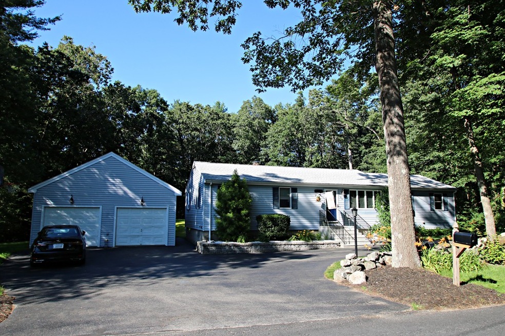 39 Thurlow St, Georgetown, MA 01833 - photo 1