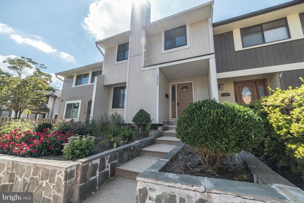 18509 Eagles Roost Dr, Germantown, MD 20874 - photo 1