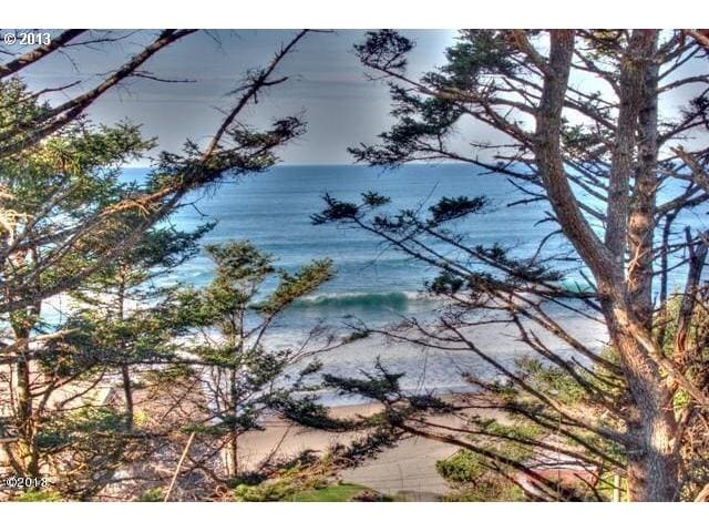 0 SW Anchor Ave unit 13178890, Lincoln City, OR 97367 - photo 1