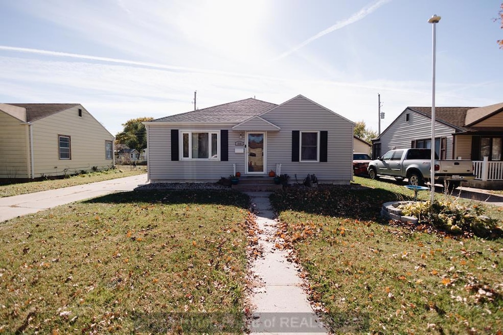 319 E South St, Grand Island, NE 68801 - photo 1