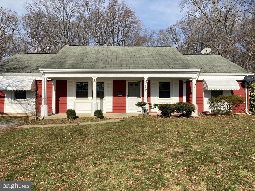 15758 Pointer Ridge Dr, Bowie, MD 20716 - photo 1