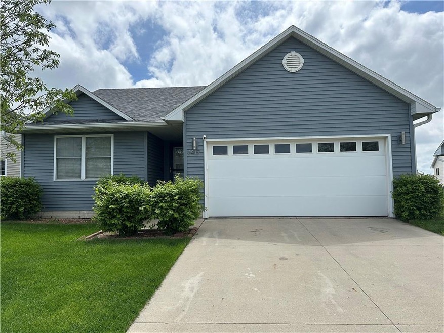 2417 Grand River Dr, Des Moines, IA 50320 - photo 1