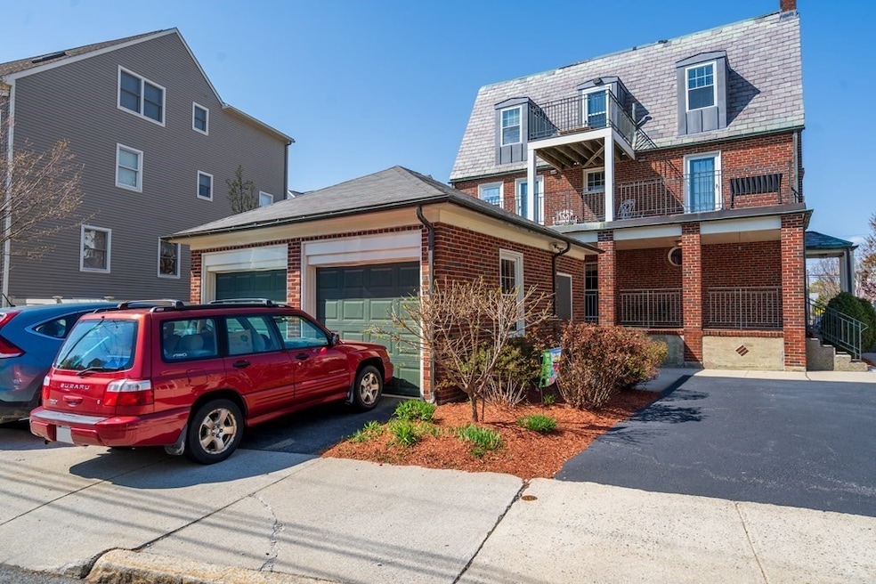 193 Bucknam St unit B, Everett, MA 02149 - photo 1