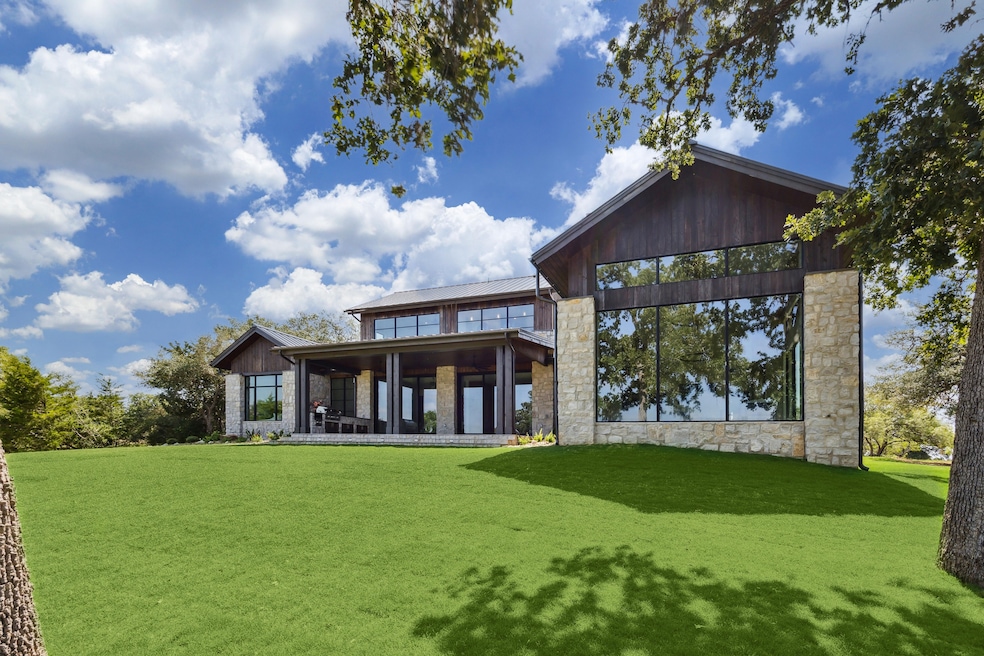 102 Labrador Ln, Columbus, TX 78934 - photo 1