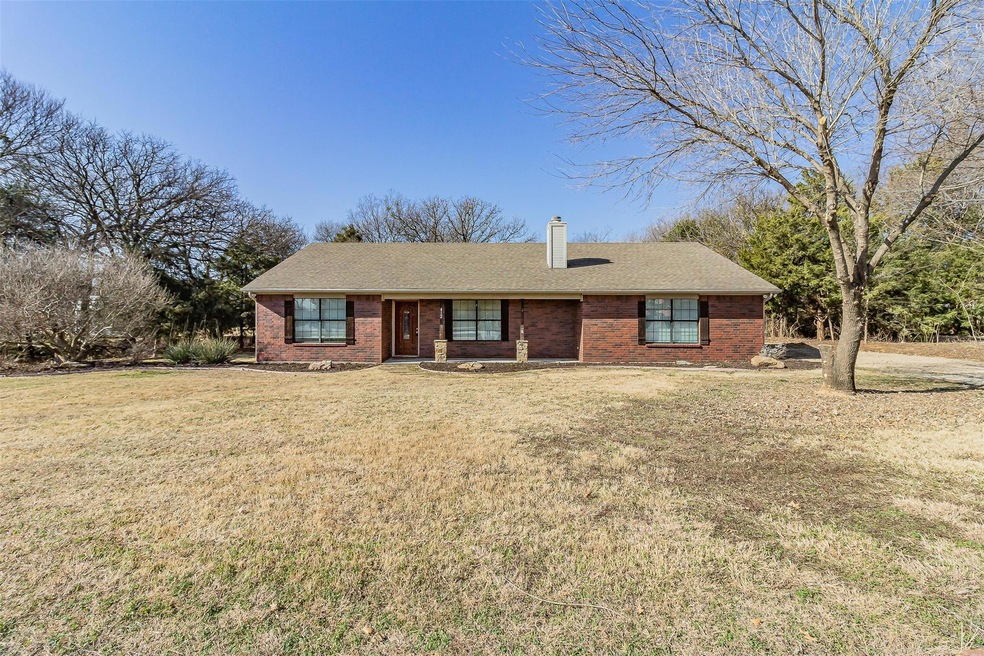 412 Brookfield Dr, Boyd, TX 76023 - photo 1