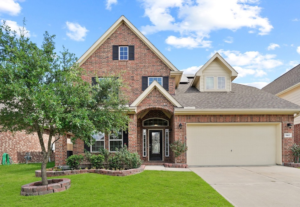 5162 Echo Falls Dr, Alvin, TX 77511 - photo 1