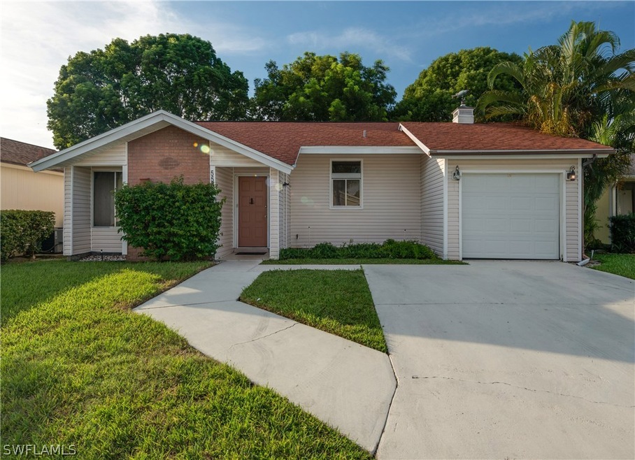 Charming Single Family Home in Foxmoor Lakes Community