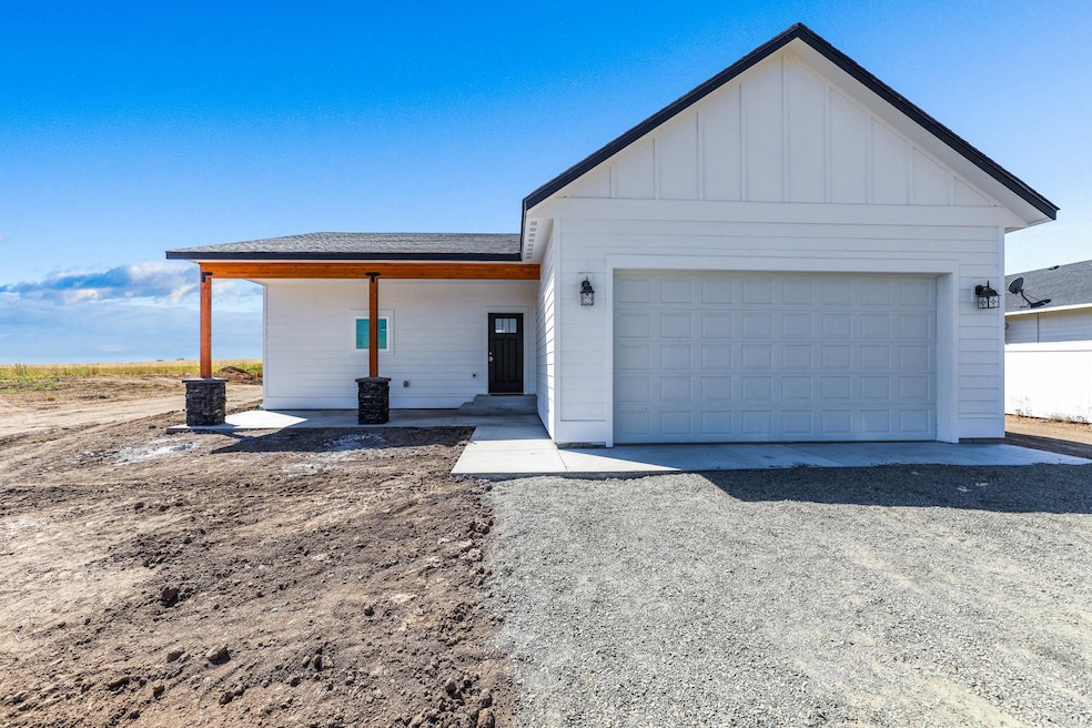 620 E Davisadero St, Reardan, WA 99029 - photo 1