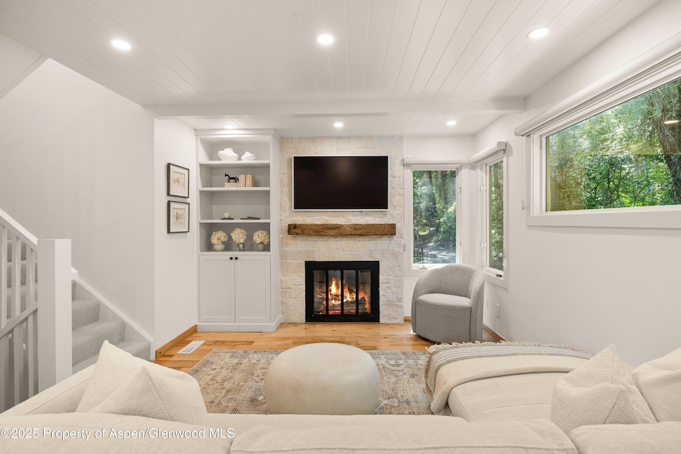 01-814WBleekerSt_b2_2507_1153