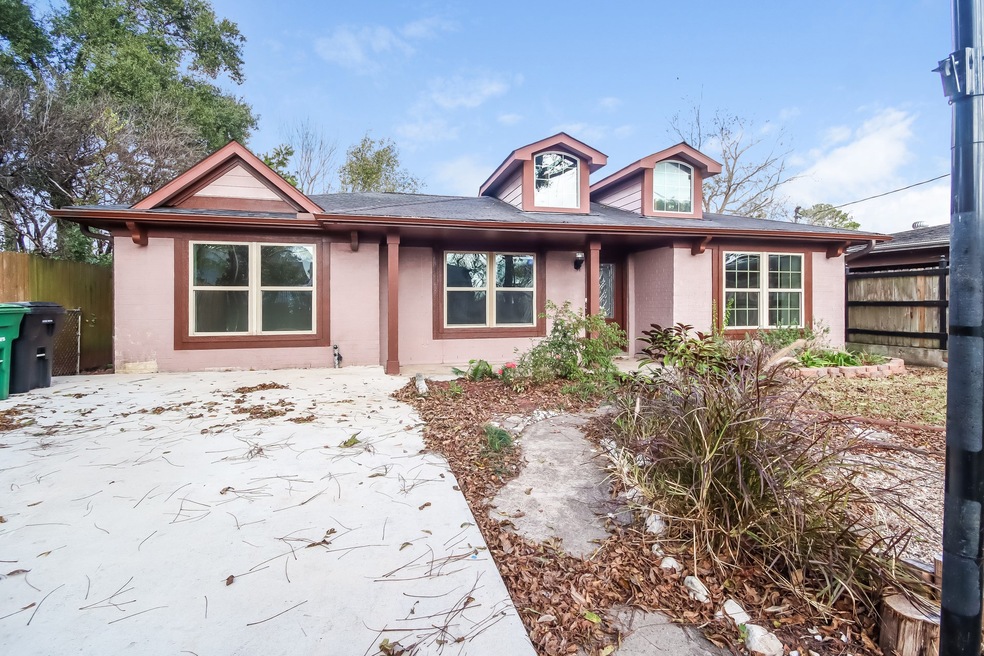 227 Fichter St, Houston, TX 77022 - photo 1