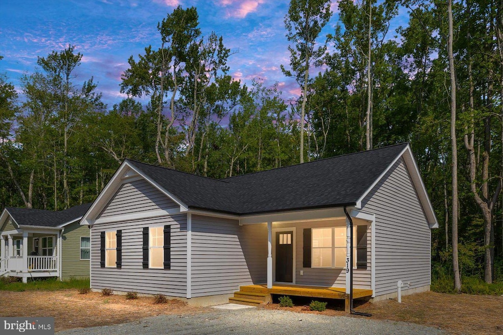 319 Azure Dr, Colonial Beach, VA 22443 - photo 1