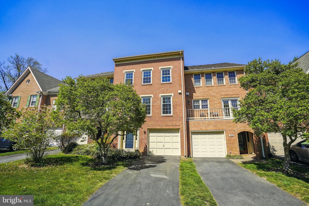 5934 Munson Ct, Falls Church, VA 22041 - photo 1