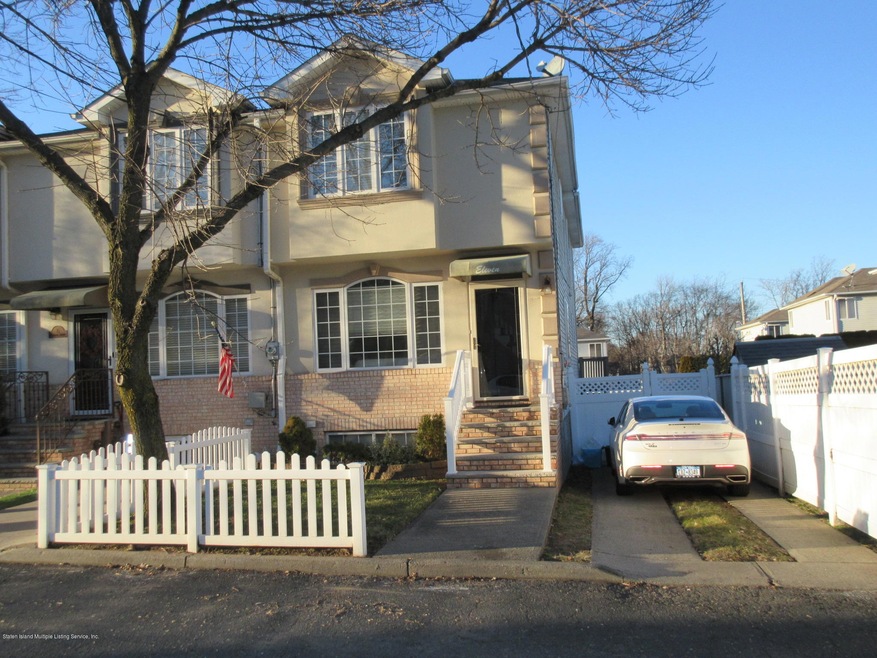 11 Crabtree Ave, Staten Island, NY 10309 - photo 1