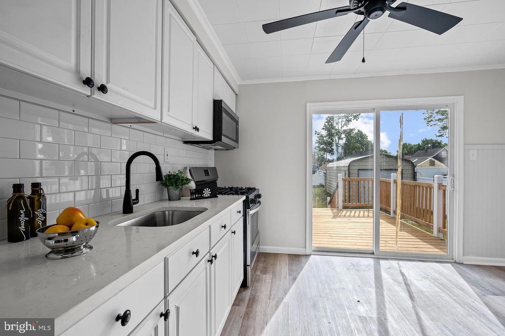 211 Cedar Ave, Paulsboro, NJ 08066 - photo 1