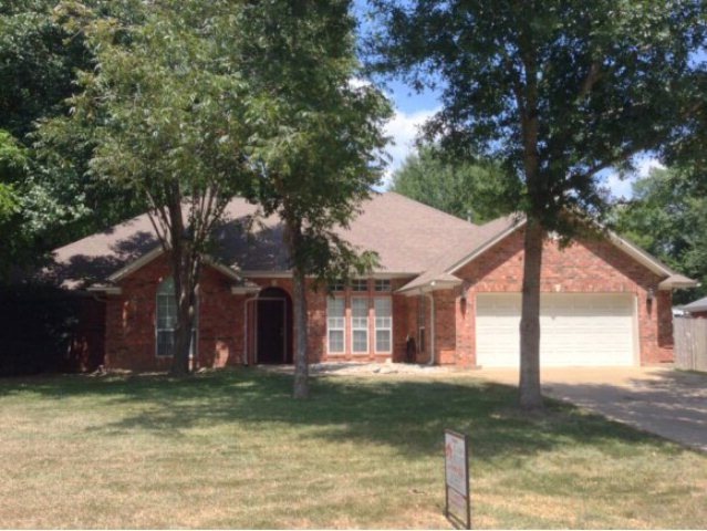 701 Oakview Dr, Nacogdoches, TX 75965 - photo 1