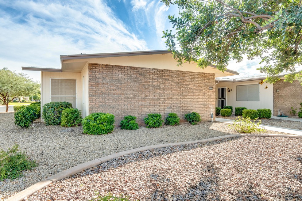 10203 W Ocotillo Dr, Sun City, AZ 85373 - photo 1