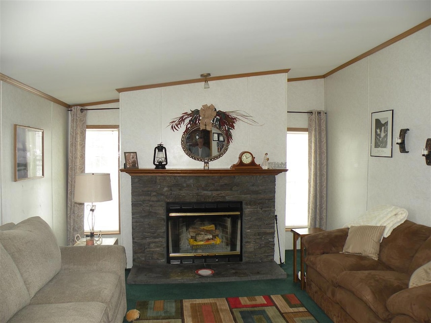 19 Spring St, Whitefield, NH 03598 - photo 1