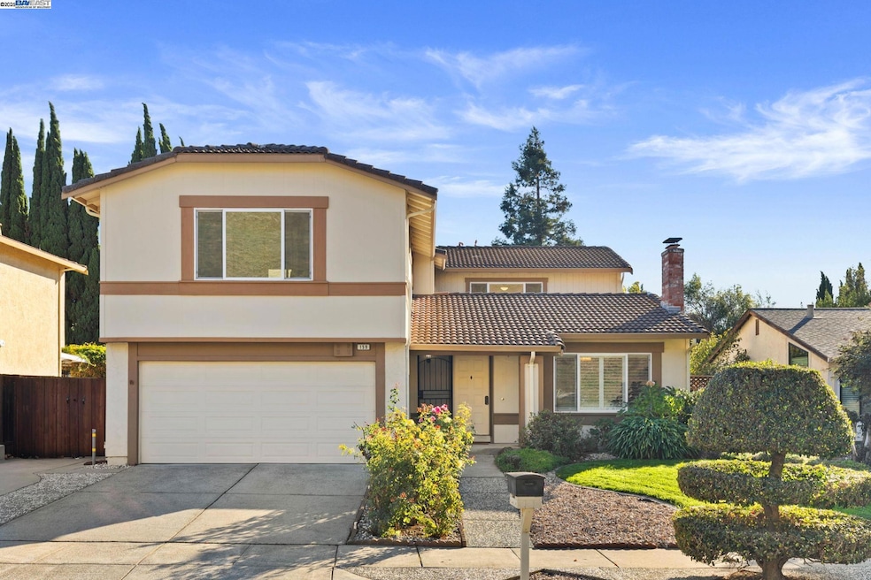 Pending $1,850,000 • Co-Listing Agent