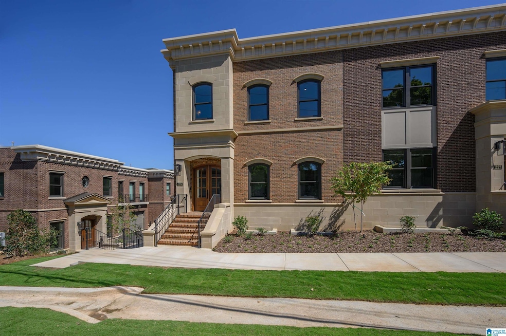 Pending $1,225,000 • Co-Listing Agent