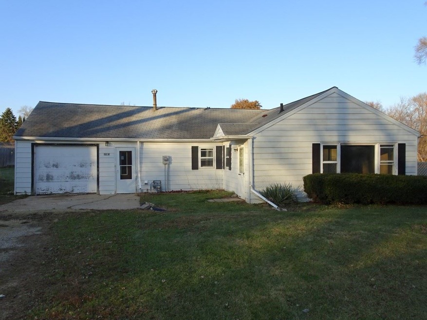 5138 Irish Ln, Fitchburg, WI 53711 - photo 1