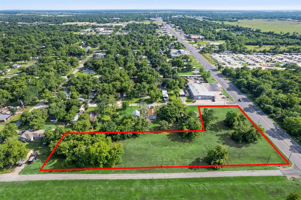 205 W Columbus, Wharton, TX 77488 - photo 1