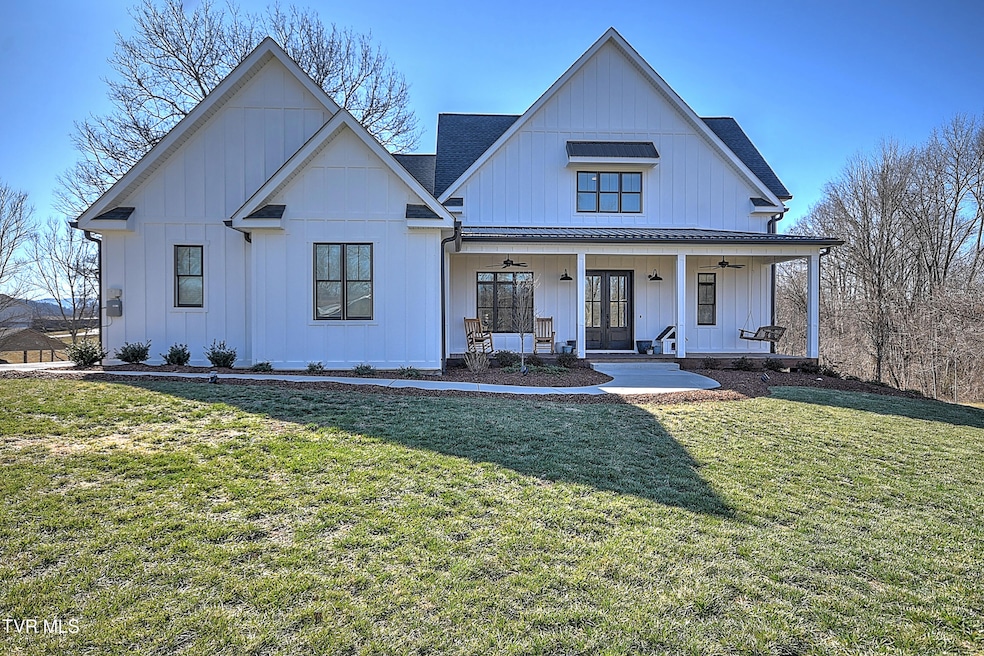 130 Robin Rd AB-8