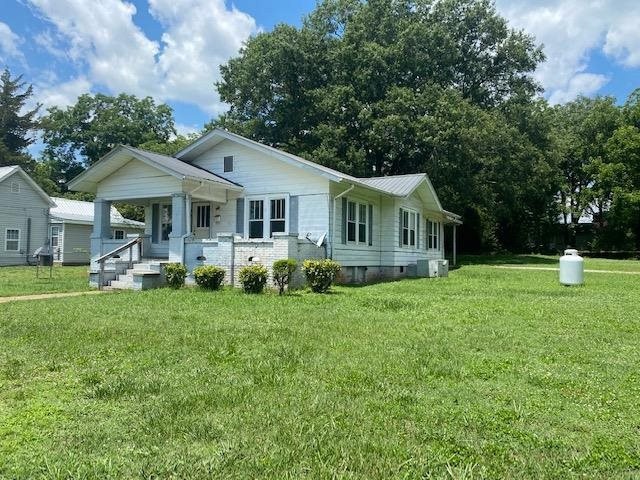 414 W 4th St, Siler City, NC 27344 - photo 1