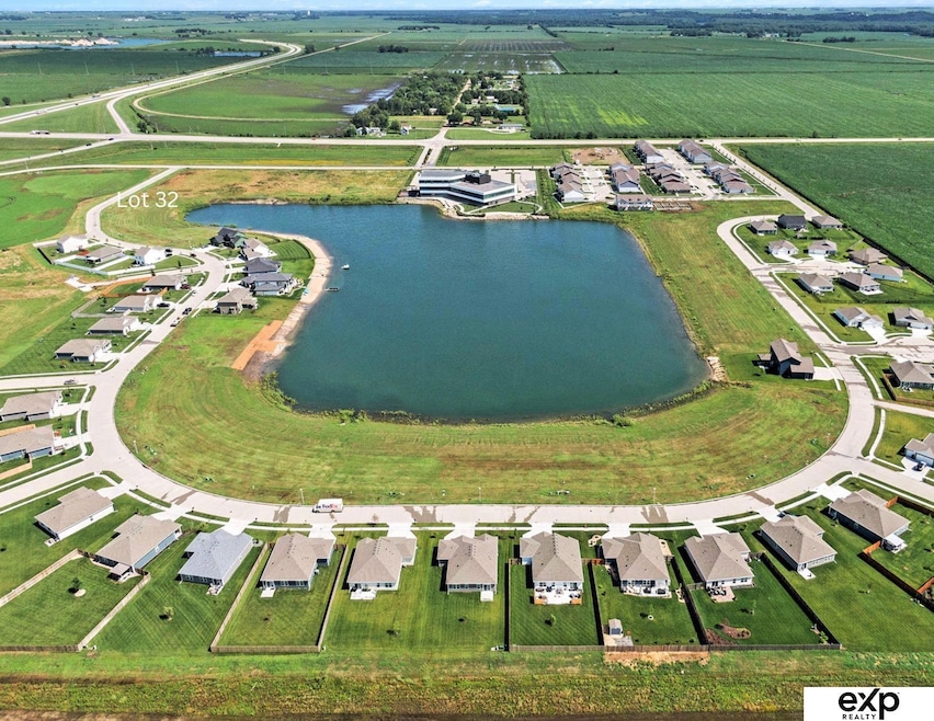 2082 Kara Way, Fremont, NE 68025 - photo 1