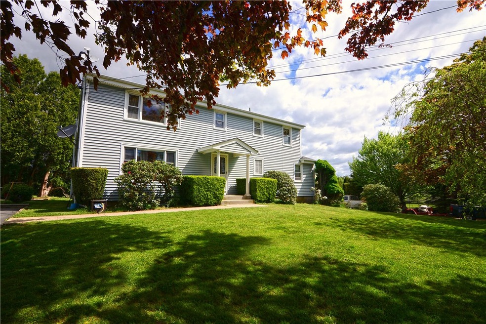 762 Green End Ave unit 1, Middletown, RI 02842 - photo 1