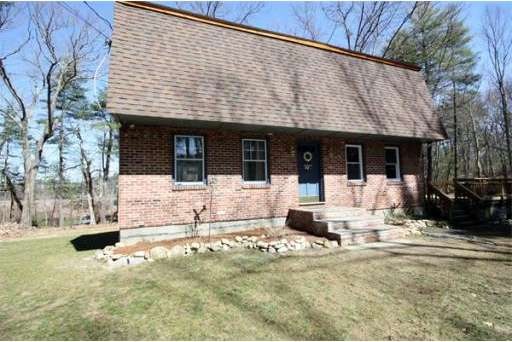 142 Chestnut St, Hudson, MA 01749 - photo 1