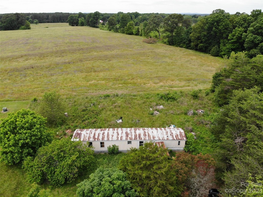 805 Pettus Ln, Lincolnton, NC 28092 - photo 1