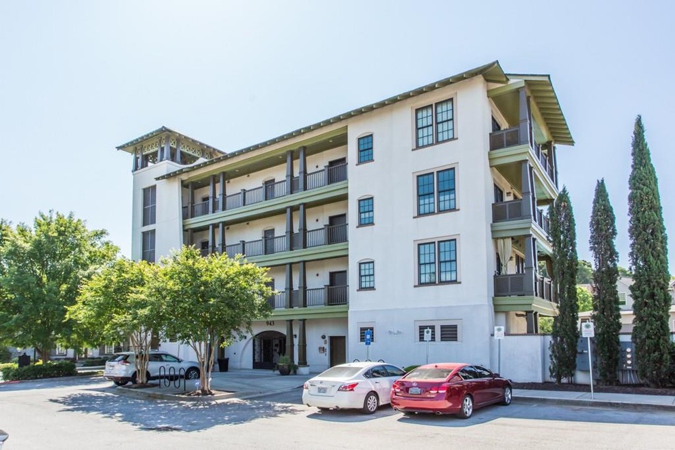 Front Exterior/Owner Parking in front
