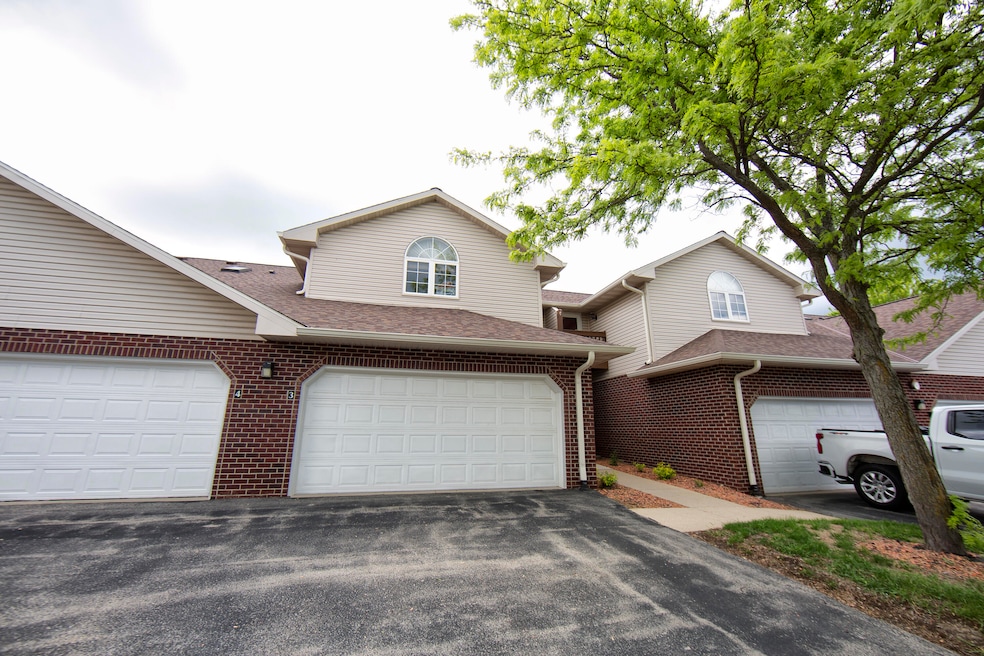 Attached 2 Car Garage