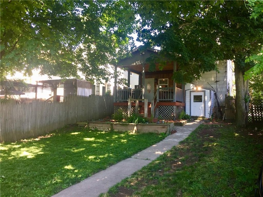 Entrance to property from Clyde Rd. Owners only us
