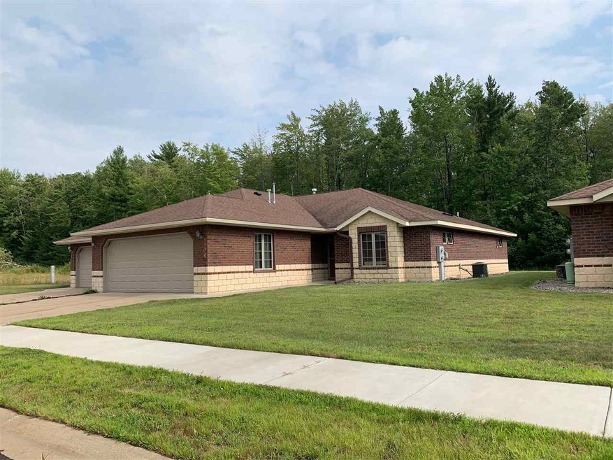 1909 Bluebell Ln, Stevens Point, WI 54482 - photo 1