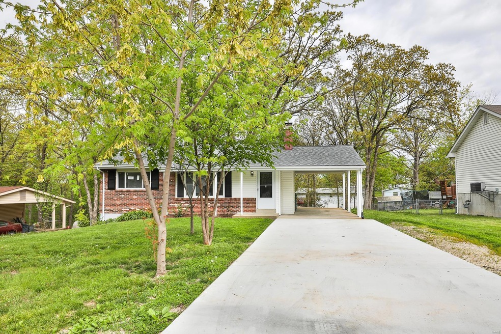 Exceptional 2Bed/1Bath Ranch home located in a mag