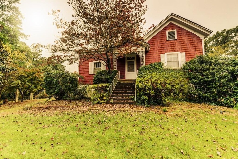Gorgeous farm house minutes from the city!