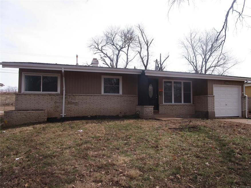 10800 Hallwood Dr, Saint Louis, MO 63136 - photo 1