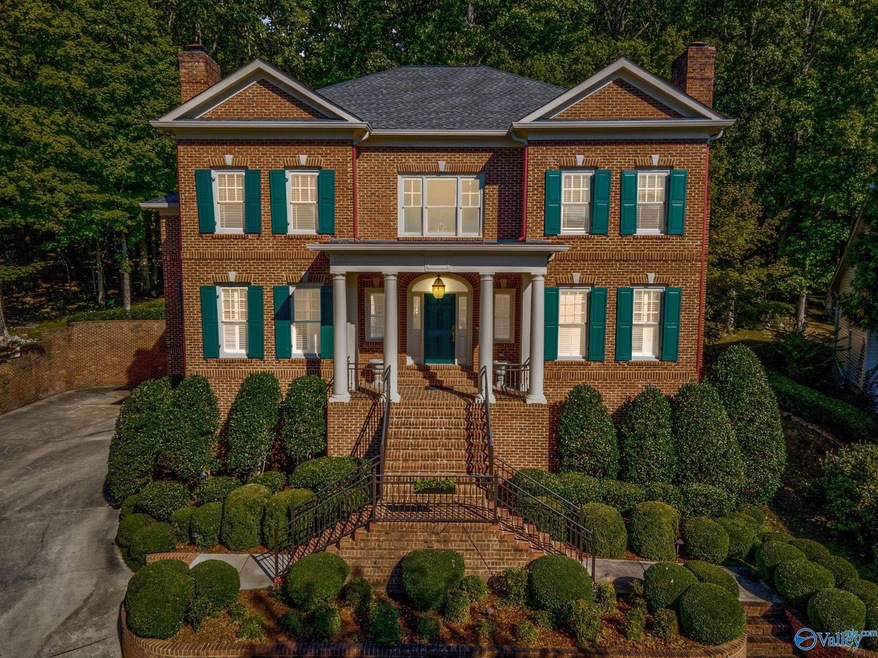 1697 E Stonehurst Dr SE, Huntsville, AL 35801 MLS 1820138