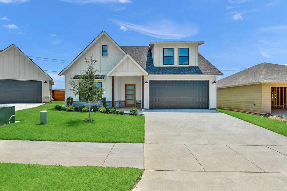 4925 Sweetbay Rd, Sherman, TX 75092 - photo 1